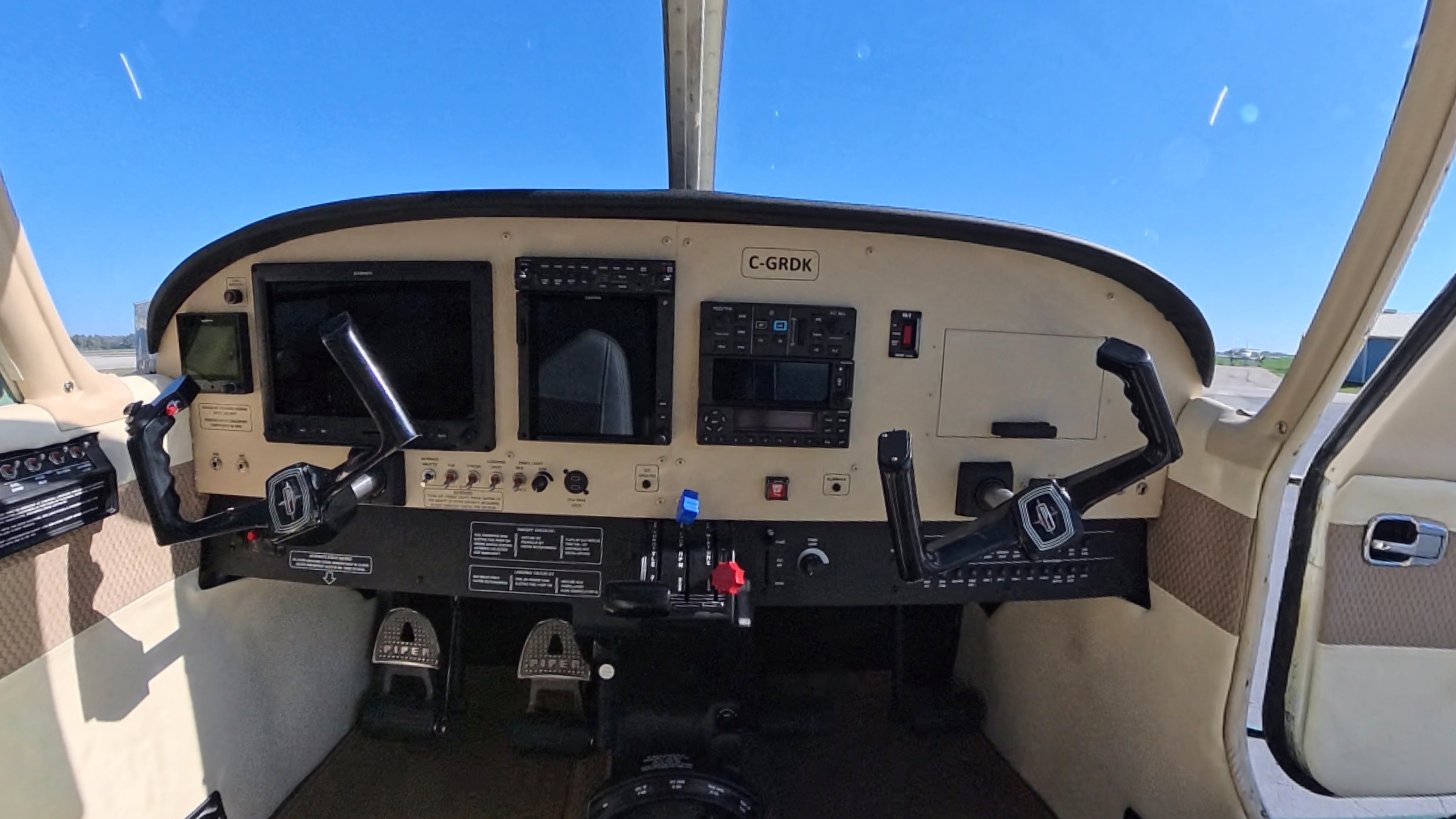 Piper Cherokee Six New Glass Cockpit
